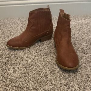 Universal Thread Brown Ankle Booties